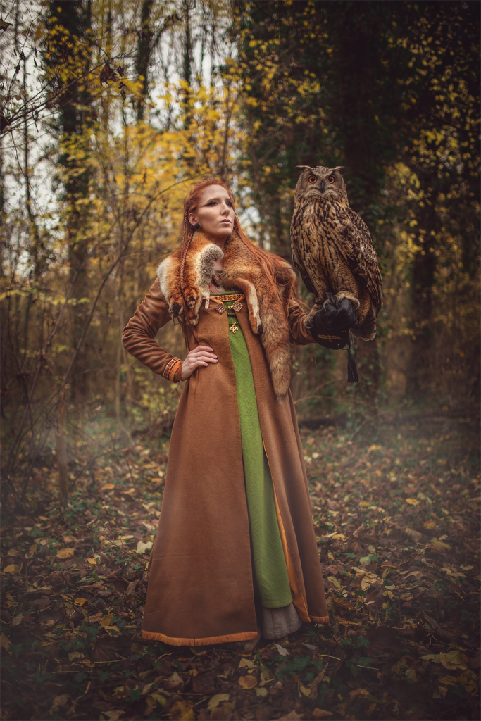 viking female costume
